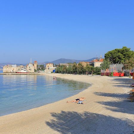 Apartments With A Parking Space Kastel Gomilica, Kastela - 21138 Eksteriør bilde