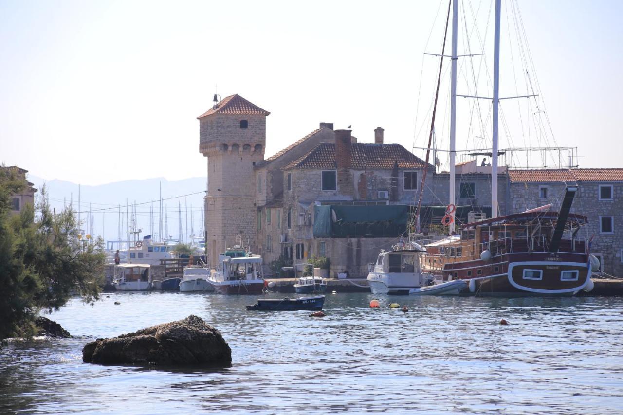 Apartments With A Parking Space Kastel Gomilica, Kastela - 21138 Eksteriør bilde